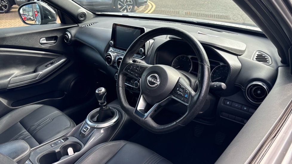 Nissan Juke 1.0 DiG-T 114 Tekna 5dr Petrol Hatchback - Image 11