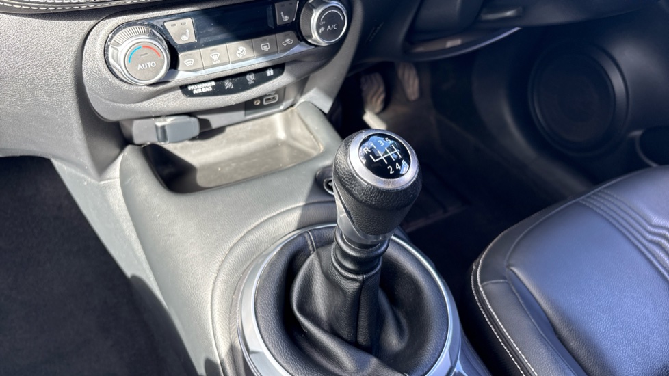 Nissan Juke 1.0 DiG-T 114 Tekna 5dr Petrol Hatchback - Image 13