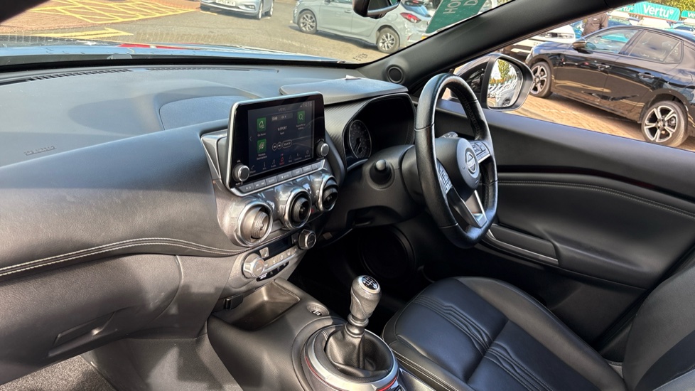 Nissan Juke 1.0 DiG-T 114 Tekna 5dr Petrol Hatchback - Image 27