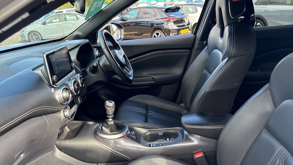 Nissan Juke 1.0 DiG-T 114 Tekna 5dr Petrol Hatchback - Image 28