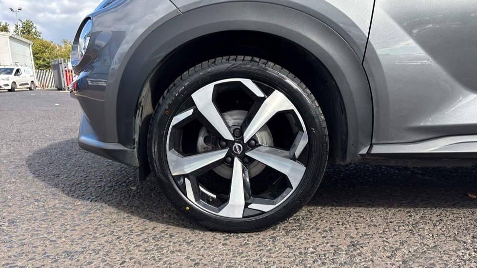 Nissan Juke 1.0 DiG-T 114 Tekna 5dr Petrol Hatchback - Image 31
