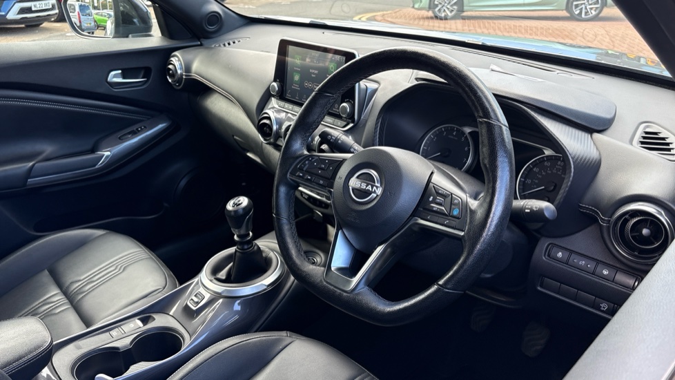 Nissan Juke 1.0 DiG-T 114 Tekna 5dr Petrol Hatchback - Image 37