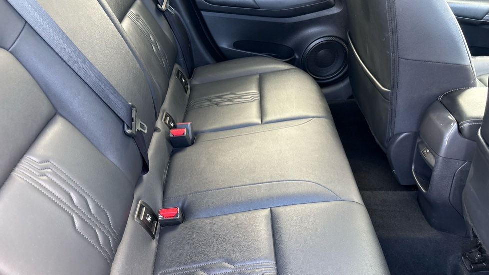 Nissan Juke 1.0 DiG-T 114 Tekna 5dr Petrol Hatchback - Image 39