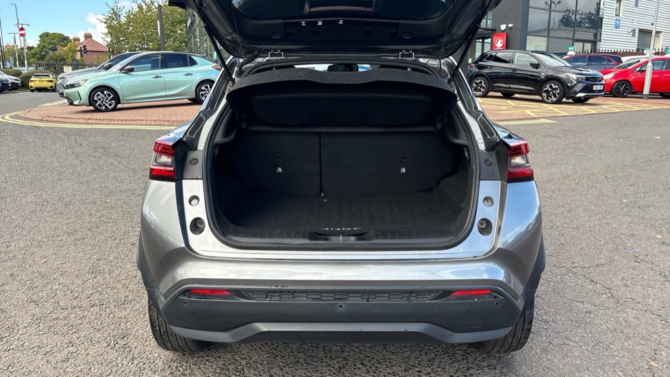 Nissan Juke 1.0 DiG-T 114 Tekna 5dr Petrol Hatchback - Image 44