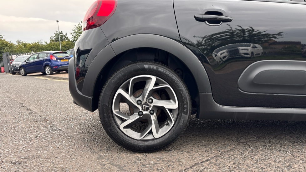 Citroen C3 1.2 PureTech Shine 5dr Petrol Hatchback - Image 7