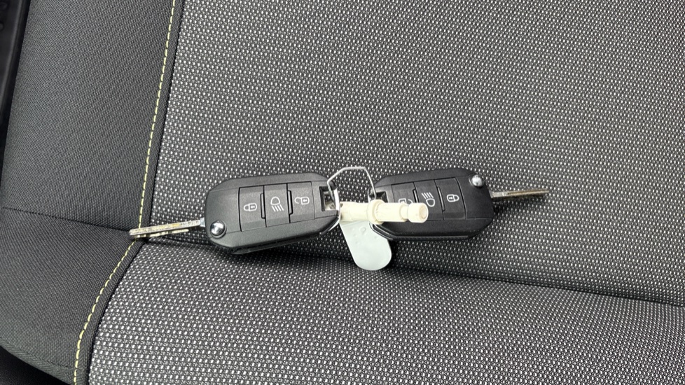 Citroen C3 1.2 PureTech Shine 5dr Petrol Hatchback - Image 22