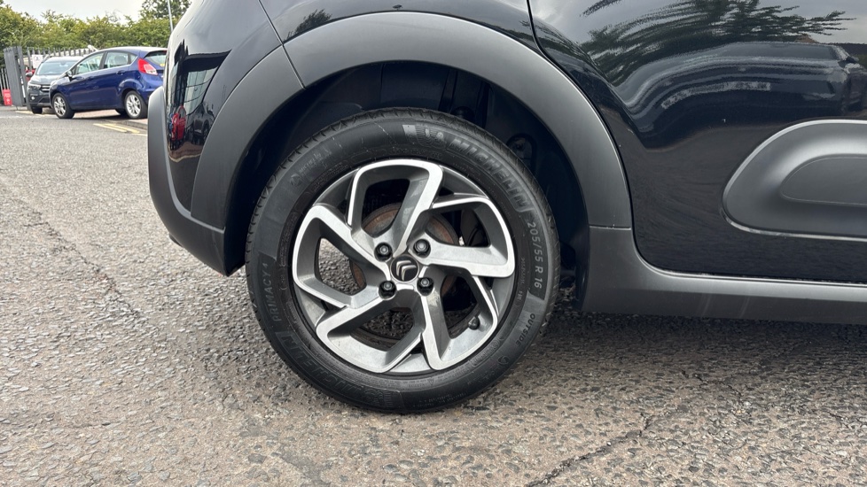 Citroen C3 1.2 PureTech Shine 5dr Petrol Hatchback - Image 38