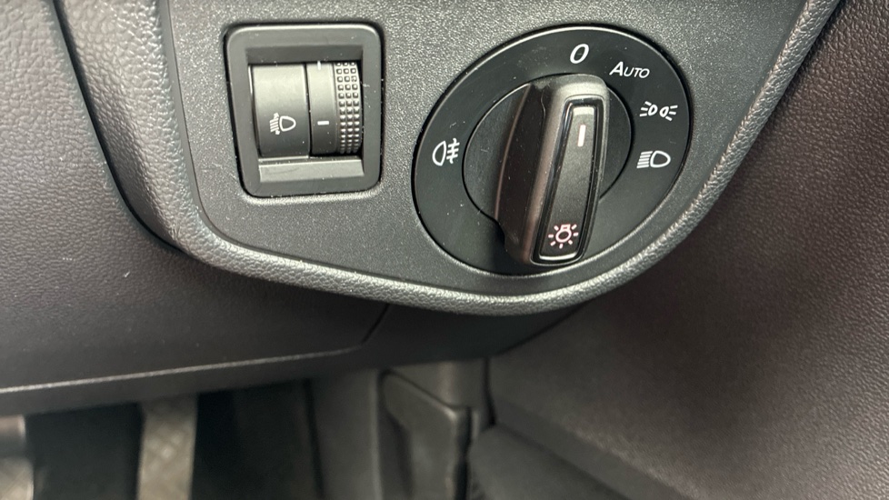 Volkswagen Polo 1.0 SE 5dr Petrol Hatchback - Image 35