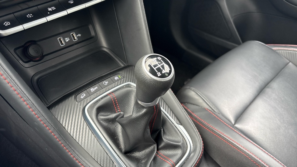 MG ZS 1.5 VTi-TECH Exclusive 5dr Petrol Hatchback - Image 24