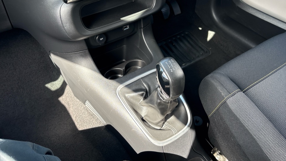Citroen C3 1.2 PureTech C-Series Edition 5dr Petrol Hatchback - Image 13