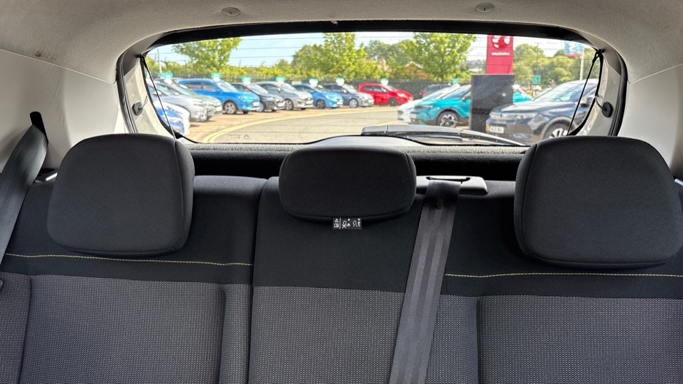 Citroen C3 1.2 PureTech C-Series Edition 5dr Petrol Hatchback - Image 15