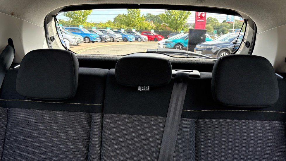 Citroen C3 1.2 PureTech C-Series Edition 5dr Petrol Hatchback - Image 23