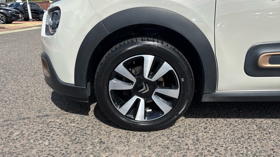 Citroen C3 1.2 PureTech C-Series Edition 5dr Petrol Hatchback - Image 29