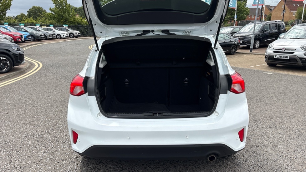 Ford Focus 1.0 EcoBoost 125 Titanium 5dr Auto Petrol Hatchback - Image 4