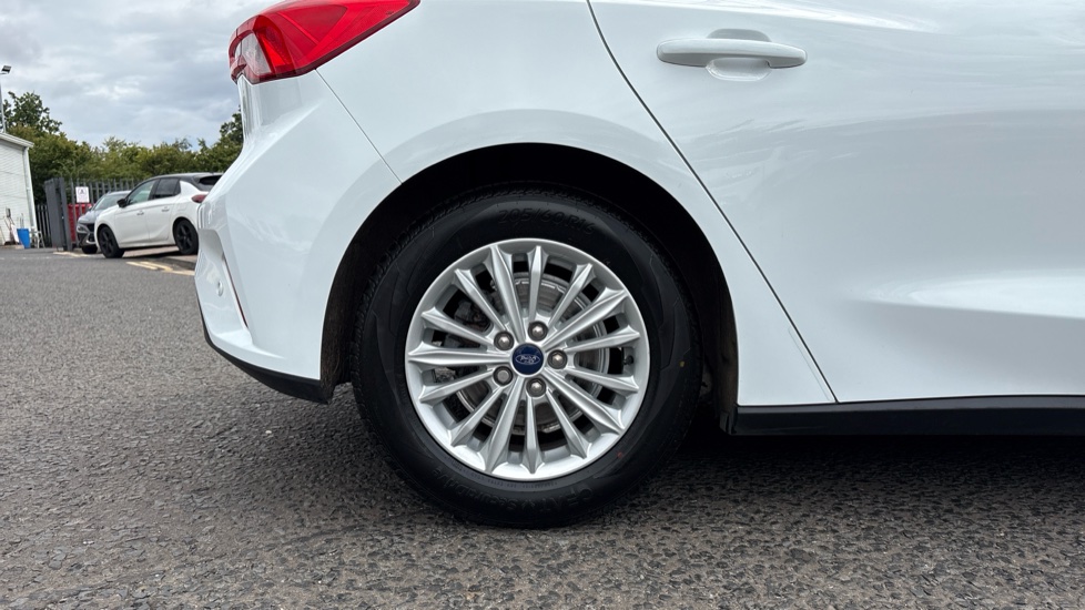 Ford Focus 1.0 EcoBoost 125 Titanium 5dr Auto Petrol Hatchback - Image 7