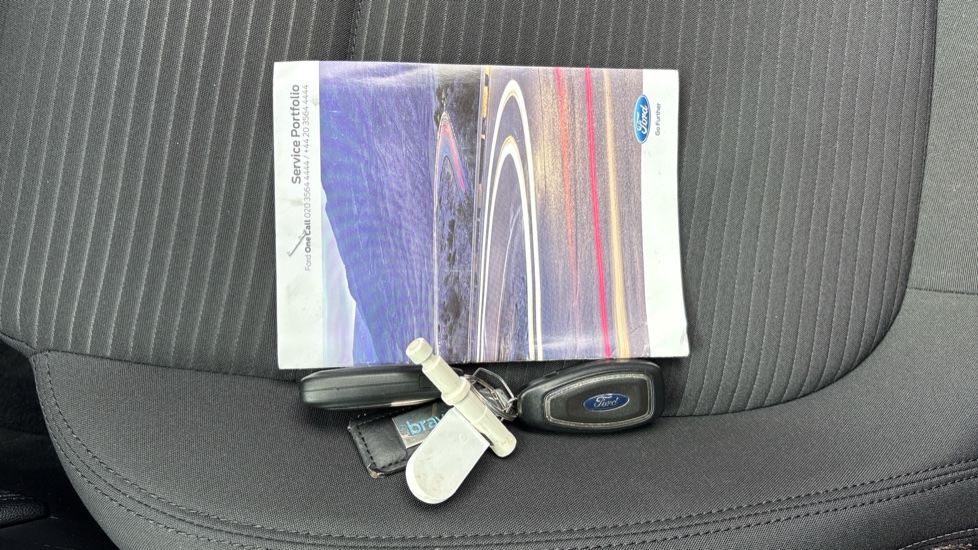 Ford Focus 1.0 EcoBoost 125 Titanium 5dr Auto Petrol Hatchback - Image 19