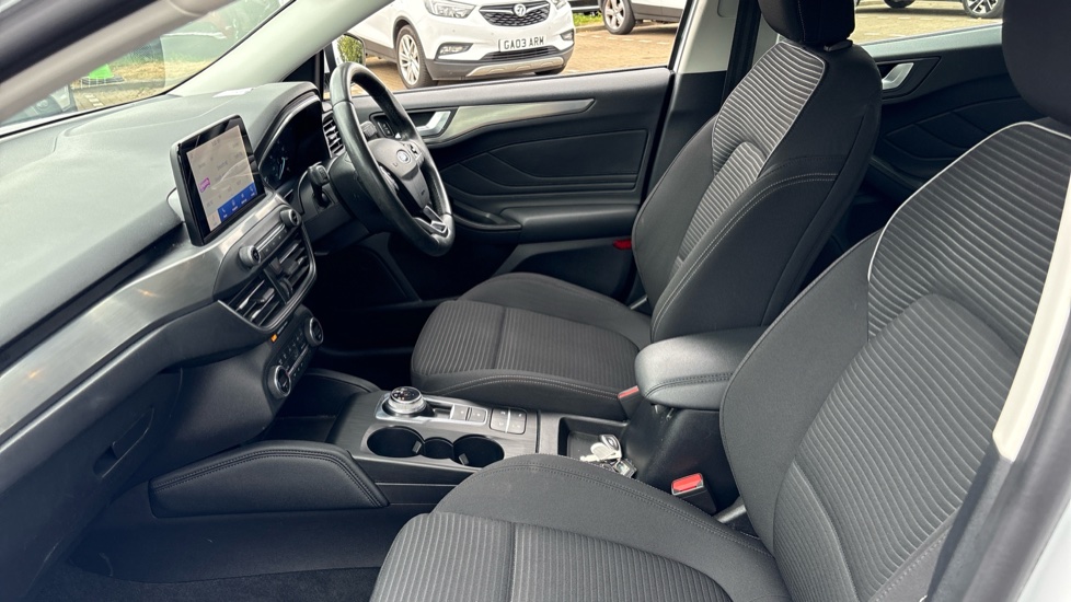 Ford Focus 1.0 EcoBoost 125 Titanium 5dr Auto Petrol Hatchback - Image 29