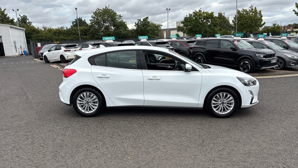 Ford Focus 1.0 EcoBoost 125 Titanium 5dr Auto Petrol Hatchback - Image 34
