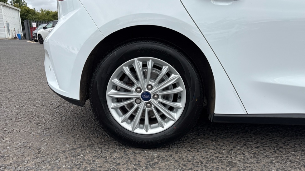 Ford Focus 1.0 EcoBoost 125 Titanium 5dr Auto Petrol Hatchback - Image 35