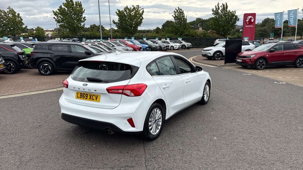 Ford Focus 1.0 EcoBoost 125 Titanium 5dr Auto Petrol Hatchback - Image 37
