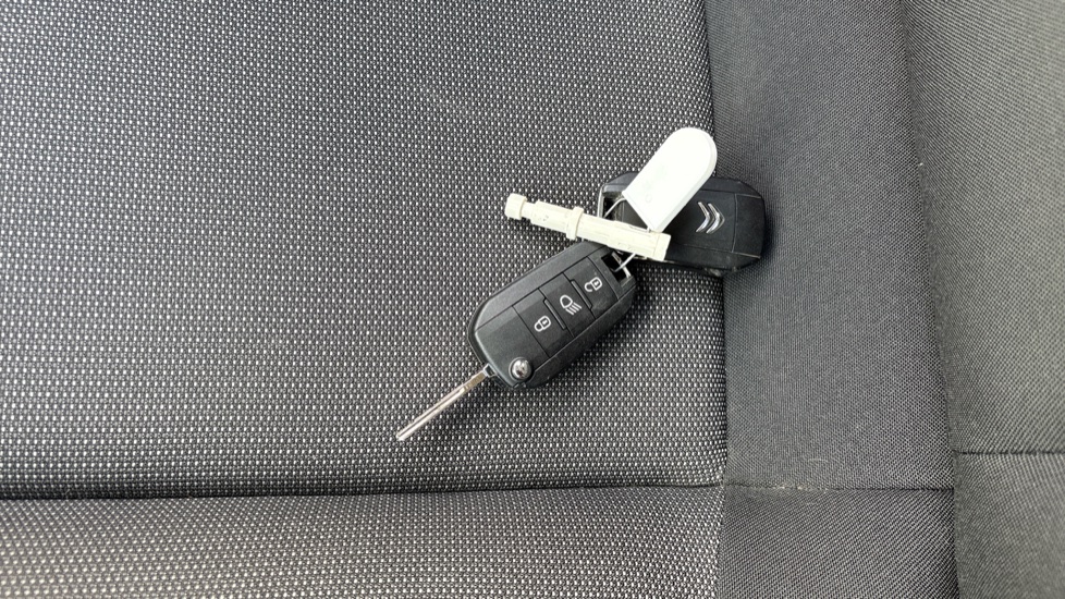 Citroen C3 1.2 PureTech Sense 5dr Petrol Hatchback - Image 21