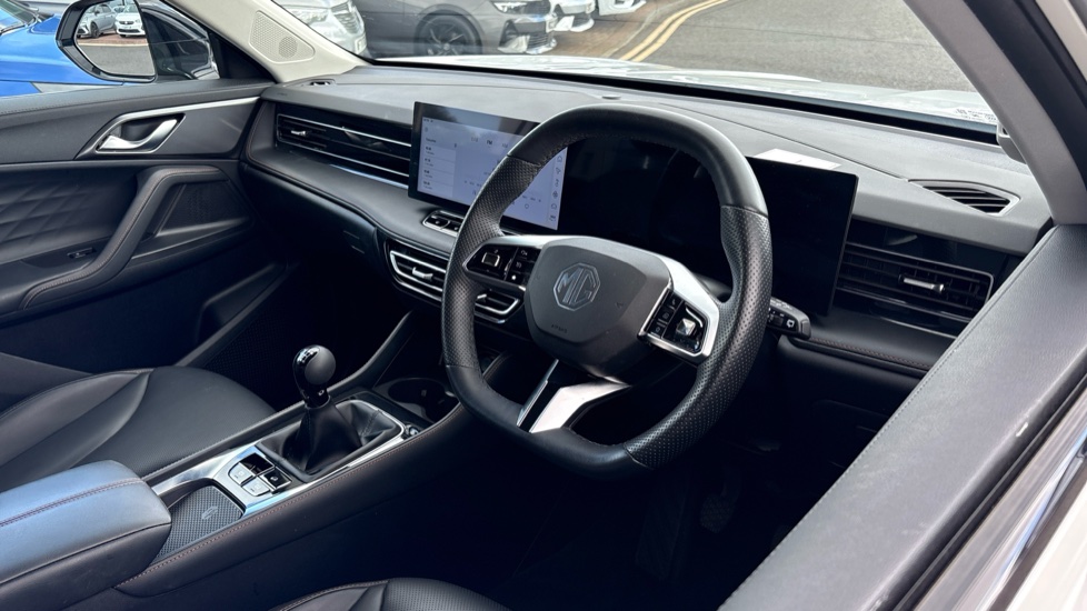 MG HS 1.5 T-GDI Trophy 5dr Petrol Hatchback - Image 11