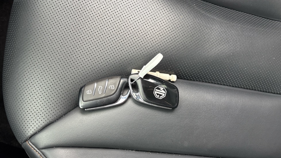 MG HS 1.5 T-GDI Trophy 5dr Petrol Hatchback - Image 21