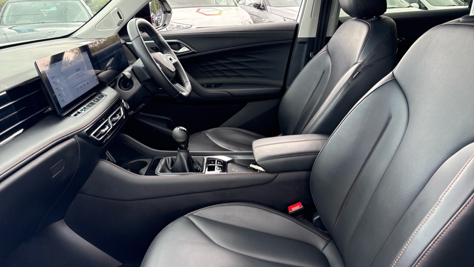 MG HS 1.5 T-GDI Trophy 5dr Petrol Hatchback - Image 28