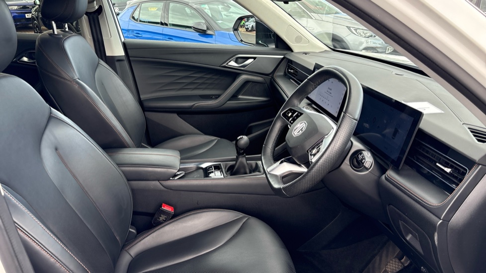 MG HS 1.5 T-GDI Trophy 5dr Petrol Hatchback - Image 38