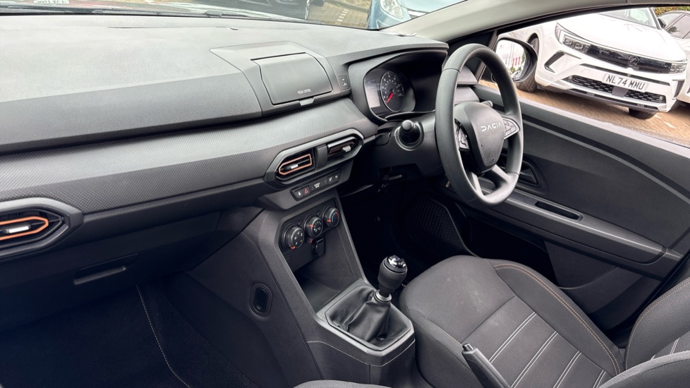 Dacia Sandero Stepway 1.0 TCe Essential 5dr Bi Fuel Hatchback - Image 9