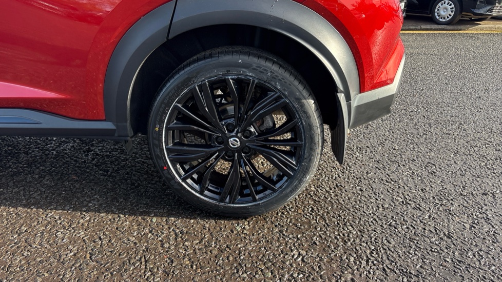 Nissan Juke 1.0 DiG-T 114 Tekna+ 5dr Petrol Hatchback - Image 32