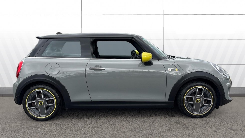 MINI Hatchback 135kW Cooper S Level 3 33kWh 3dr Auto Electric Hatchback - Image 5