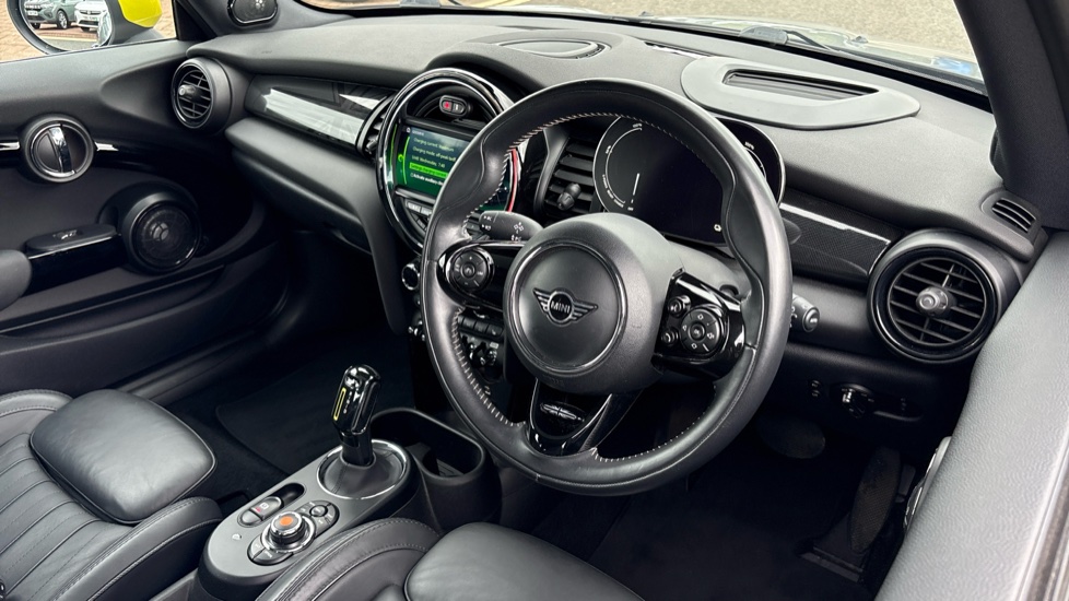 MINI Hatchback 135kW Cooper S Level 3 33kWh 3dr Auto Electric Hatchback - Image 11
