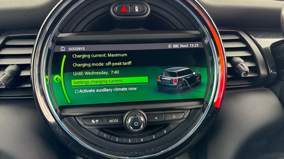 MINI Hatchback 135kW Cooper S Level 3 33kWh 3dr Auto Electric Hatchback - Image 12