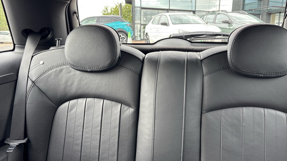 MINI Hatchback 135kW Cooper S Level 3 33kWh 3dr Auto Electric Hatchback - Image 15