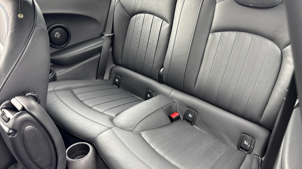 MINI Hatchback 135kW Cooper S Level 3 33kWh 3dr Auto Electric Hatchback - Image 16