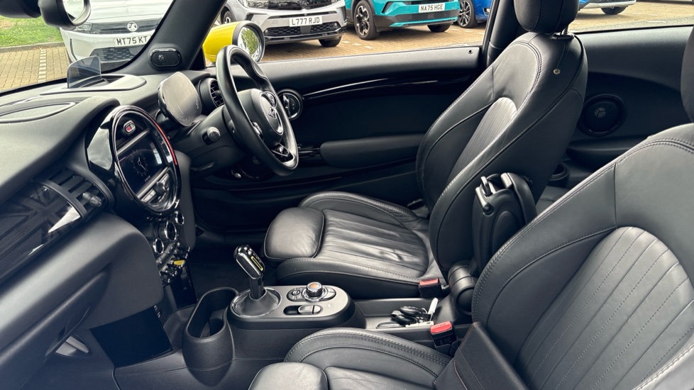 MINI Hatchback 135kW Cooper S Level 3 33kWh 3dr Auto Electric Hatchback - Image 28