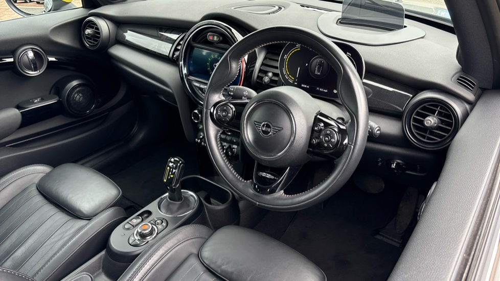 MINI Hatchback 135kW Cooper S Level 3 33kWh 3dr Auto Electric Hatchback - Image 37