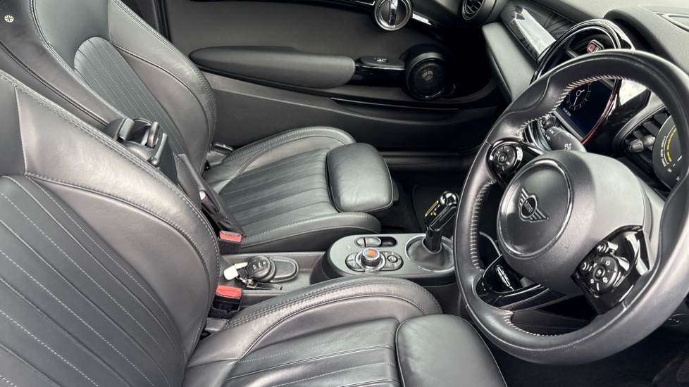 MINI Hatchback 135kW Cooper S Level 3 33kWh 3dr Auto Electric Hatchback - Image 38