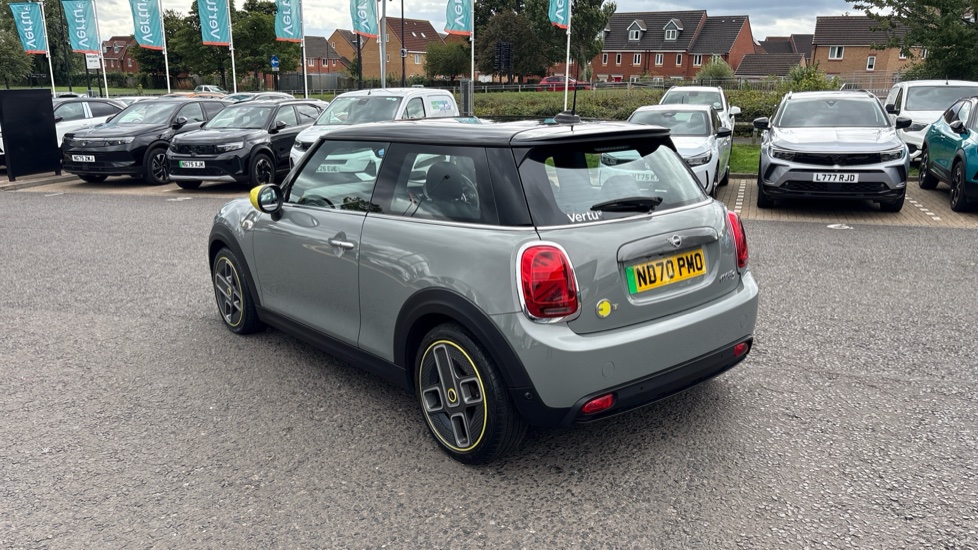 MINI Hatchback 135kW Cooper S Level 3 33kWh 3dr Auto Electric Hatchback - Image 42