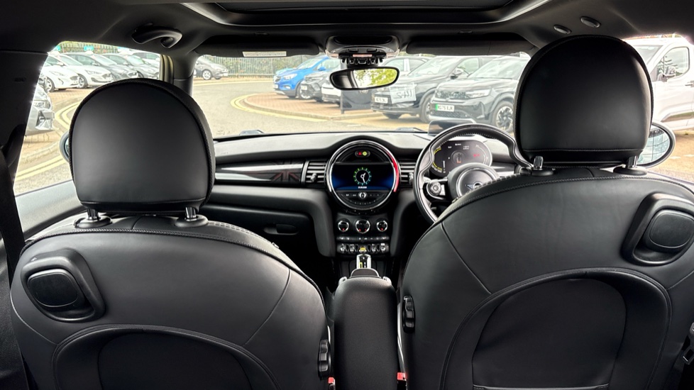 MINI Hatchback 135kW Cooper S Level 3 33kWh 3dr Auto Electric Hatchback - Image 44