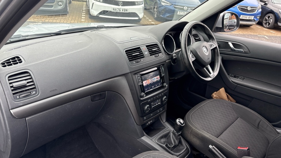 Skoda Yeti Outdoor 2.0 TDI CR SE Drive 5dr Diesel Estate - Image 9