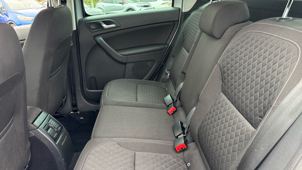 Skoda Yeti Outdoor 2.0 TDI CR SE Drive 5dr Diesel Estate - Image 16