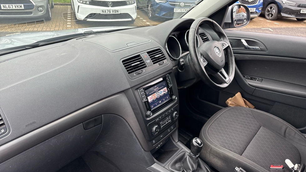 Skoda Yeti Outdoor 2.0 TDI CR SE Drive 5dr Diesel Estate - Image 28