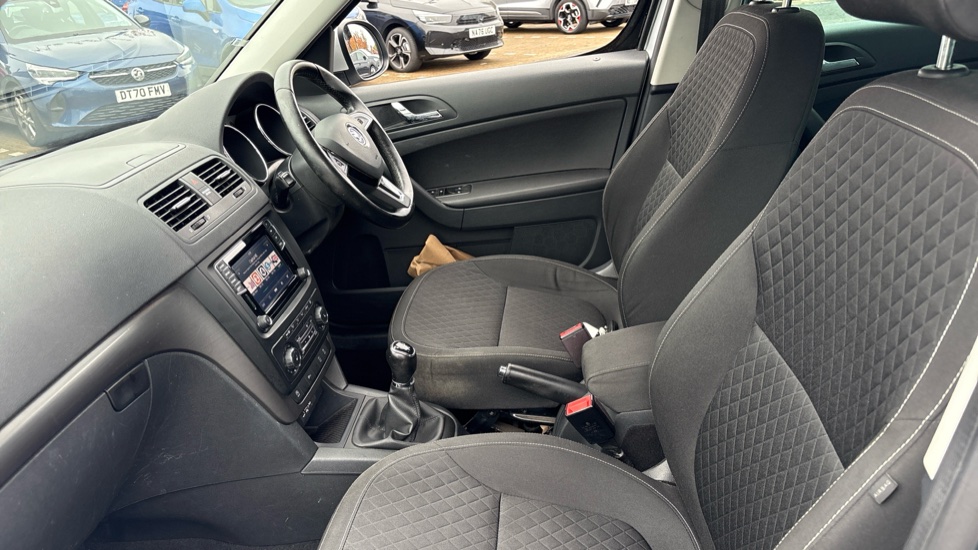 Skoda Yeti Outdoor 2.0 TDI CR SE Drive 5dr Diesel Estate - Image 29