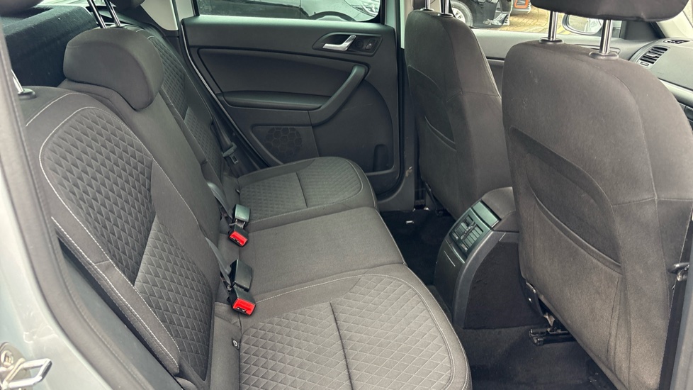 Skoda Yeti Outdoor 2.0 TDI CR SE Drive 5dr Diesel Estate - Image 40
