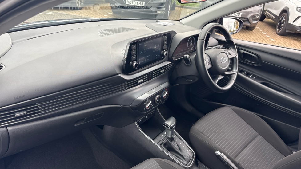 Hyundai i20 1.0T GDi 48V MHD SE Connect 5dr DCT Petrol Hatchback - Image 9