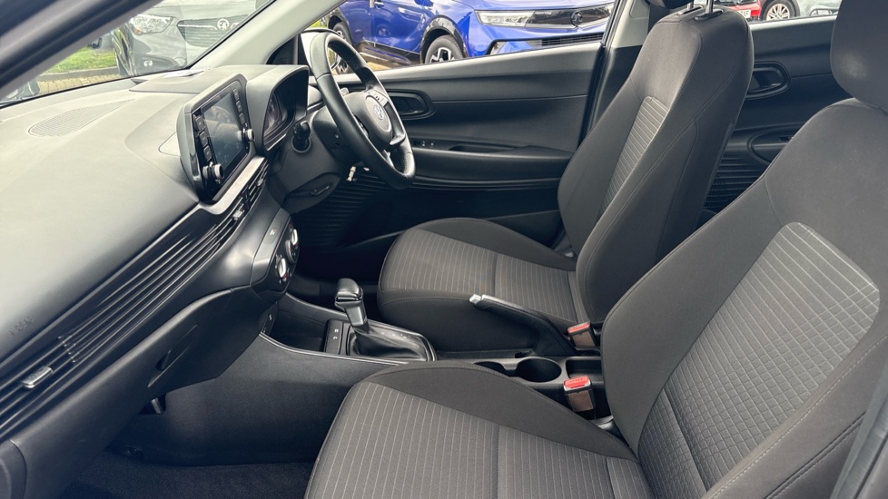 Hyundai i20 1.0T GDi 48V MHD SE Connect 5dr DCT Petrol Hatchback - Image 28