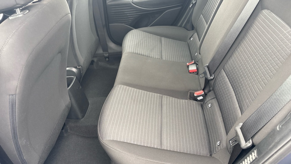 Hyundai i20 1.0T GDi 48V MHD SE Connect 5dr DCT Petrol Hatchback - Image 29