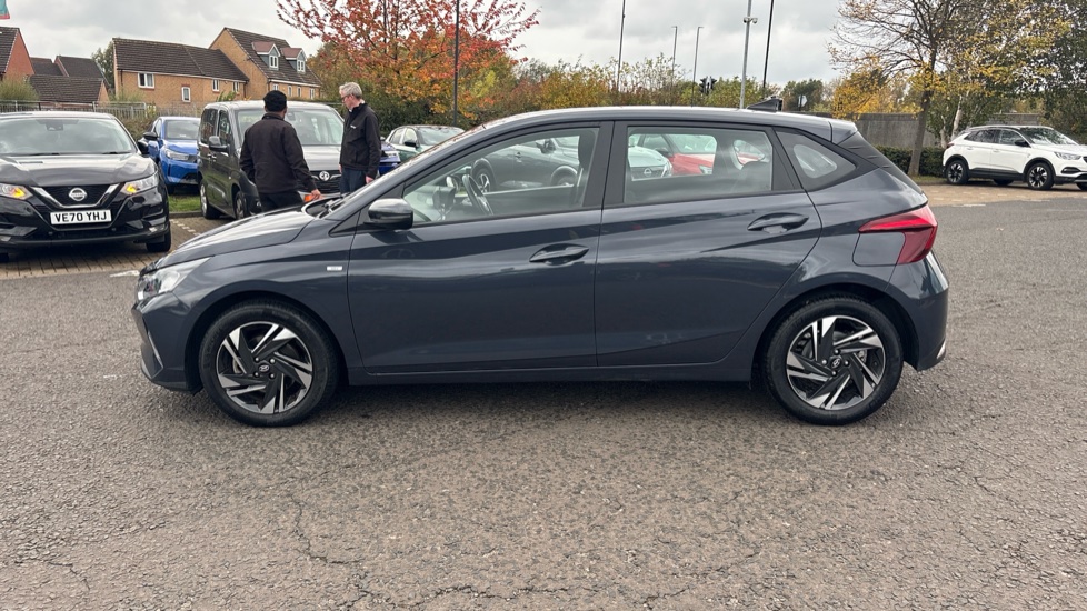 Hyundai i20 1.0T GDi 48V MHD SE Connect 5dr DCT Petrol Hatchback - Image 30